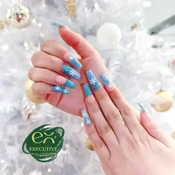 Executive nail gallery image 13