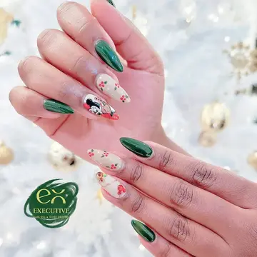 Executive nail gallery image 14
