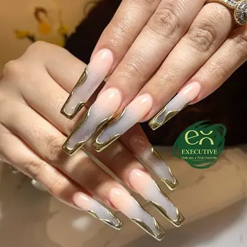 Executive nail gallery image 16