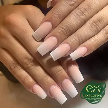 Executive nail gallery image 18